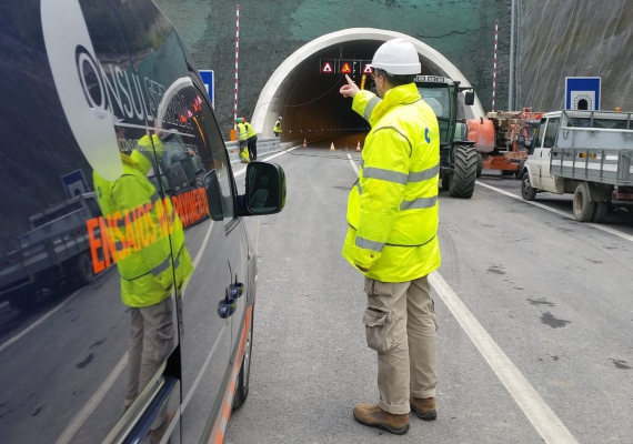 Em 2016 a CONSULSTRADA realizou uma campanha de ensaios para a Caracterização Final dos pavimentos no Túnel do Marão, campanha essa que permitiu avaliar a capacidade estrutural do pavimento recorrendo a ensaios de carga com deflectómetro de impacto e as suas características funcionais (irregularidade longitudinal, atrito e textura) com os equipamentos Perfilómetro Laser e Grip-tester. A IP4 (A4) - Autoestrada de Trás-os-Montes e Alto Douro é uma autoestrada portuguesa que liga Matosinhos a Amarante e Vila Real a Quintanilha (fronteira com Espanha). Faz parte integrante Principal nº4 e da Estrada Europeia E82. É actualmente a mais importante ligação ao interior a norte do Rio Douro.